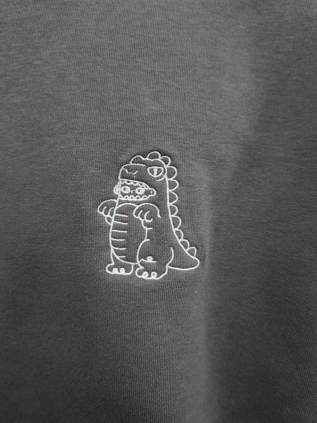 KYOURYUU: Embroidered long-sleeve thick sweater