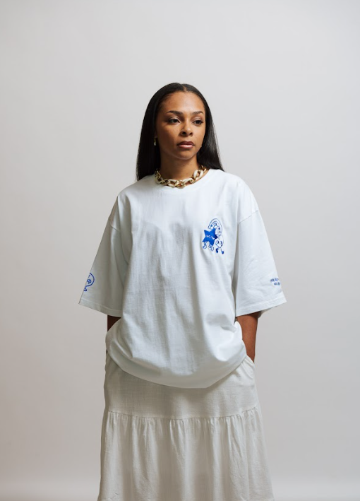 Kazoku: Embroidered short sleeve t-shirt