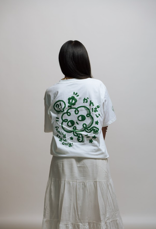 Kazoku: Embroidered short sleeve t-shirt