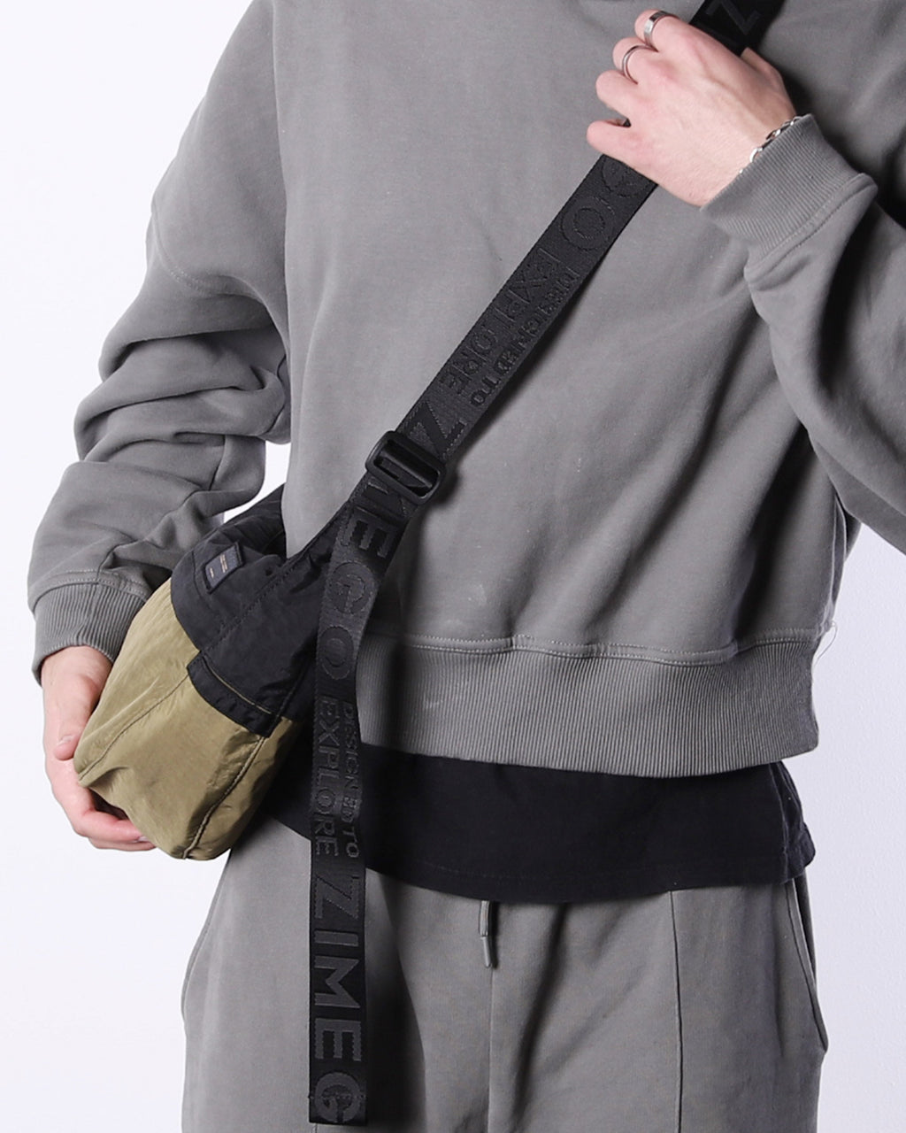 EVERYWHERE CRESCENT II Olive